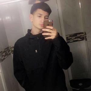 Meet your Posher, Eric